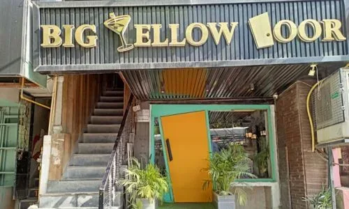 Big Yellow Door Cafe